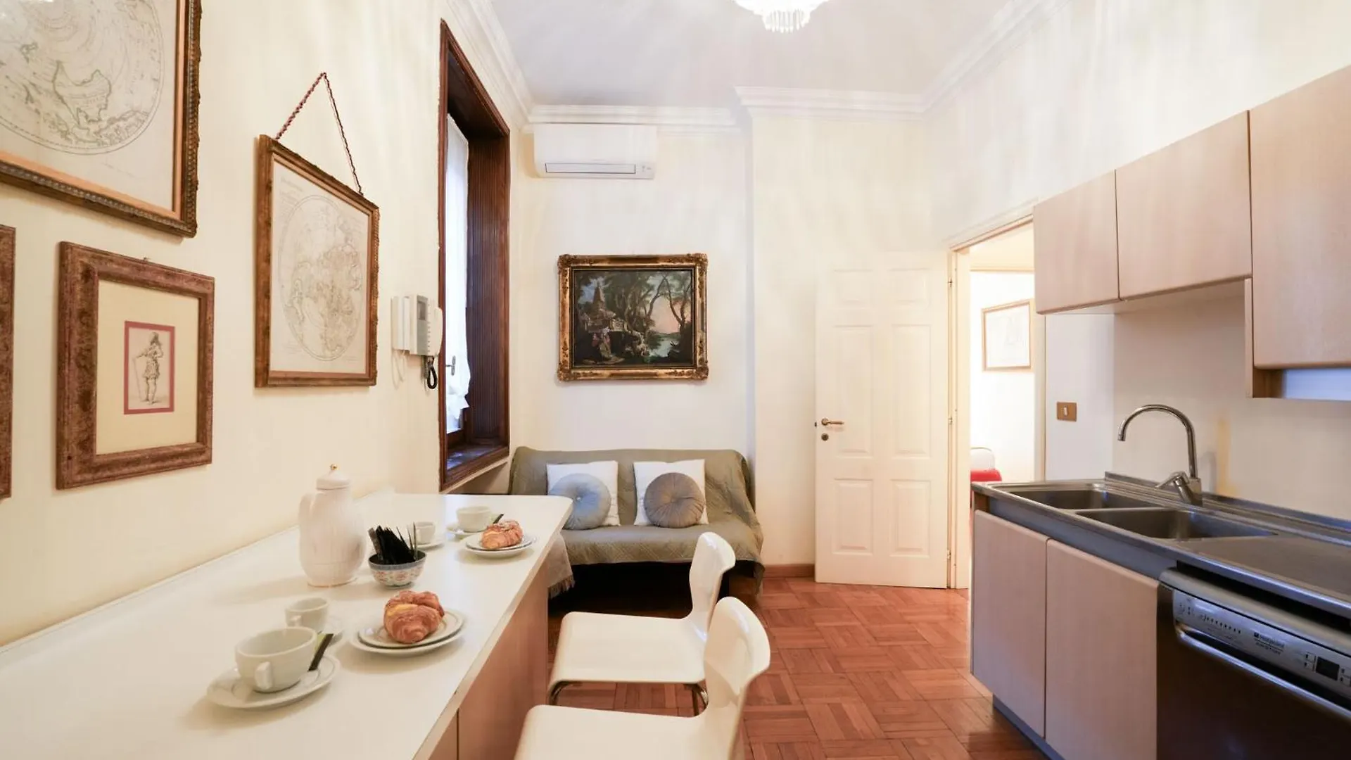 Duomo Center Apartment 2 Milan Italy